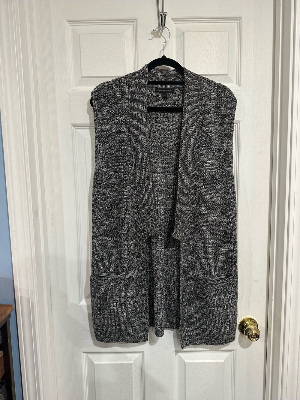 Banana Republic Gray Open-Front Knit Sleeveless Cardigan Vest with Pockets